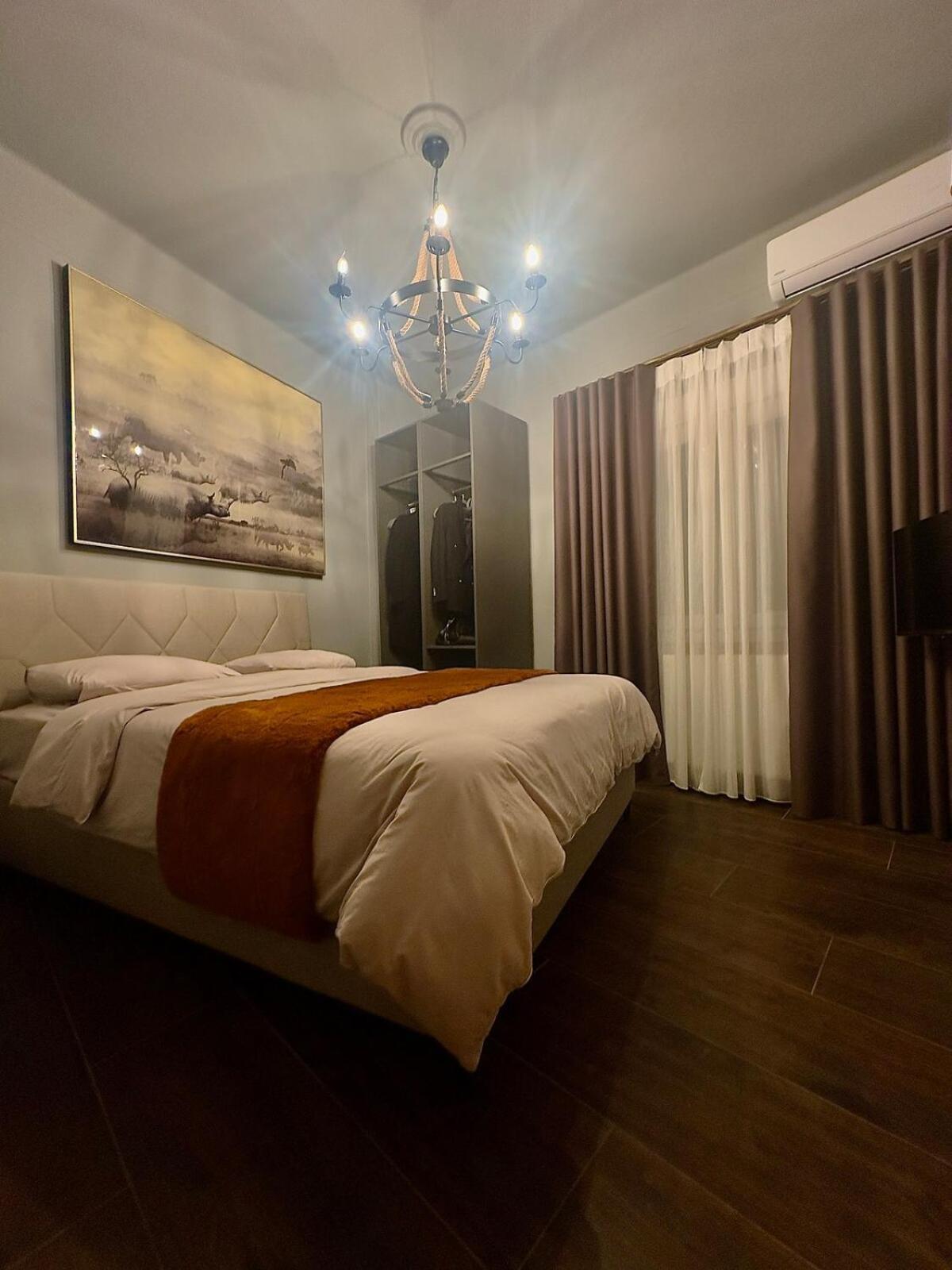 Individualliving 4 Excellent Location! ! !